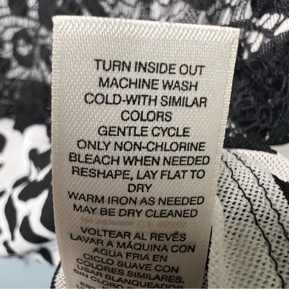 Chico's Cheetah Chaser Black Lace Overlay Blouse Liquid Knit Nylon Top Size XL - Picture 10 of 11